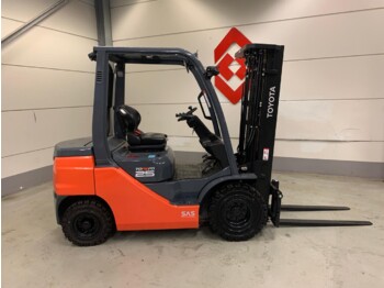 Diesel forklift TOYOTA FDF 25