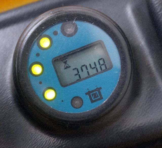 Tow tractor Dec Bull 6N