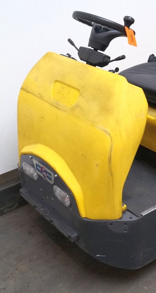 Tow tractor Dec Bull 6N