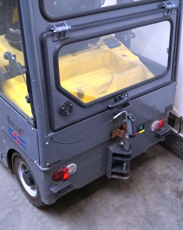Tow tractor Dec Bull 6N