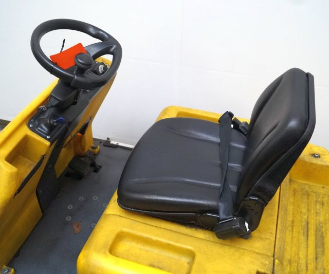 Tow tractor Dec Bull 6N