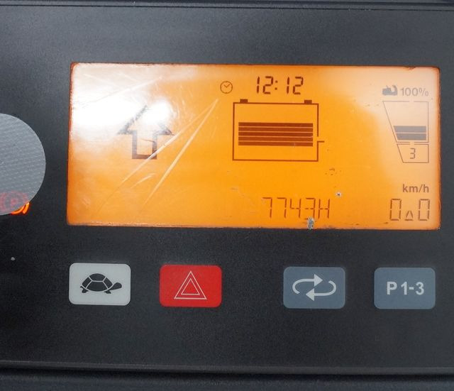 Tow tractor Jungheinrich EZS570