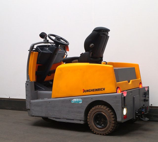 Tow tractor Jungheinrich EZS570