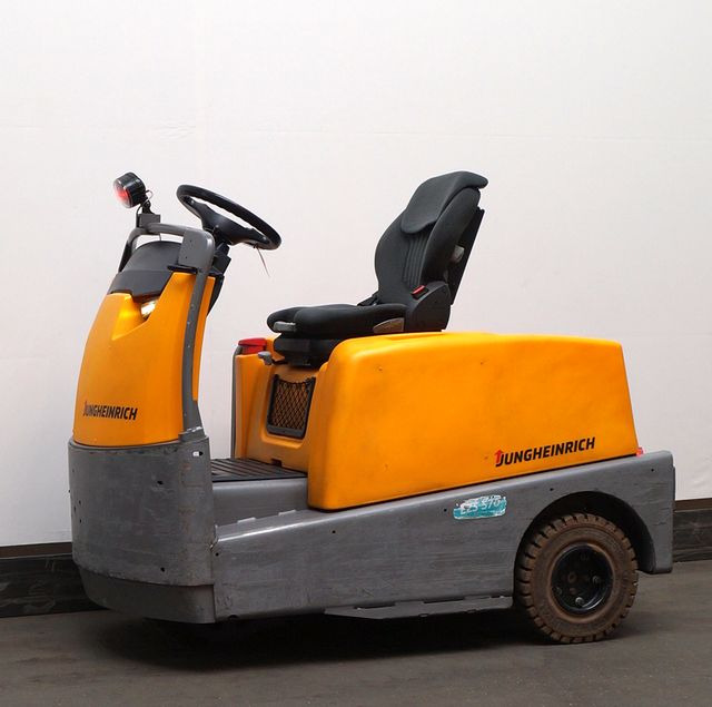 Tow tractor Jungheinrich EZS570