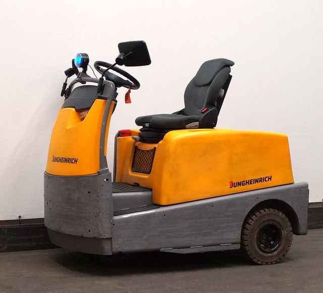 Tow tractor Jungheinrich EZS570
