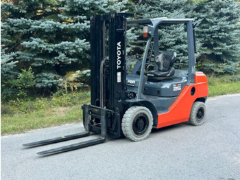 Diesel forklift TOYOTA FDF 25