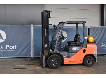 Diesel forklift Toyota 02-8FGF30: picture 1