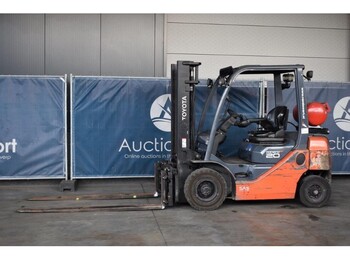 Forklift Toyota 06-8FG20F: picture 1
