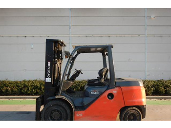 Diesel forklift TOYOTA