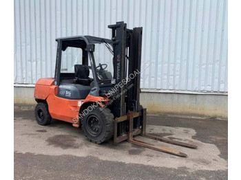 Diesel forklift Toyota 42-7FD40: picture 1