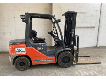 Toyota 52-8 FD F 30  - Diesel forklift: picture 3