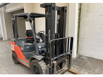 Toyota 52-8 FD F 30  - Diesel forklift: picture 5