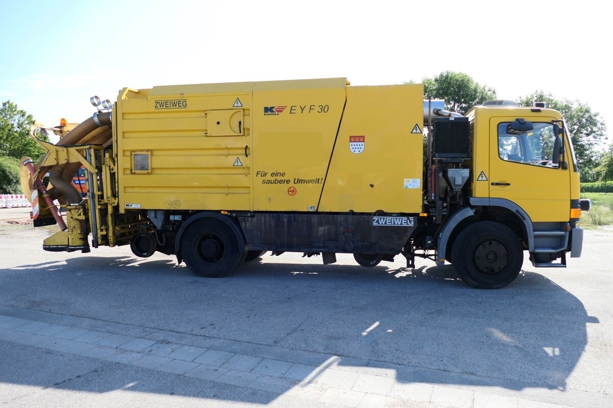 Vacuum truck MERCEDES-BENZ Atego ZW GLEISSAUGER Schienenreiniger KROLL 950.: picture 5
