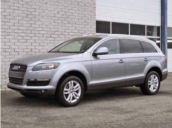 AUDI Q7 - Car