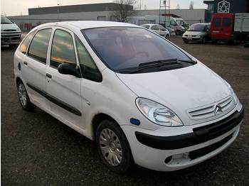 Citroen MPV, fabr.CITROEN, type PICASSO, 2.0 HDI, eerste inschrijving 01-01-2006, km-stand 136.700, chassisnr VF7CHRHYB25736940, AIRCO, alle documenten aanwezig - Car