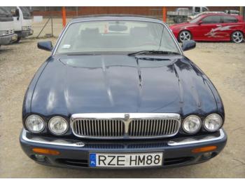 Jaguar XJ8  - Car