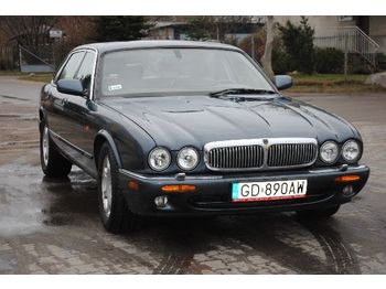 Jaguar XJR8 - Car