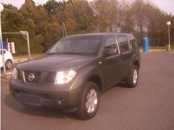 NISSAN PATHFINDER DCI - Car