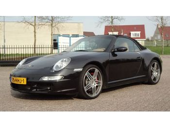 Porsche 911 Carrera 4S - Car