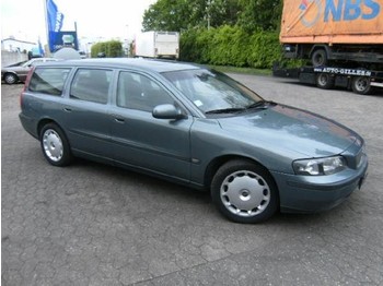 Volvo V70 D5 - Car