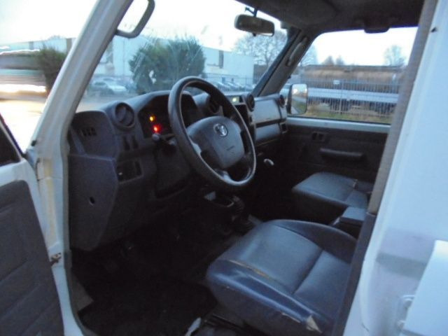 Car Toyota Land Cruiser HZJ79L DKMRS 4X4 DOUBLE CAB PICKUP: picture 8