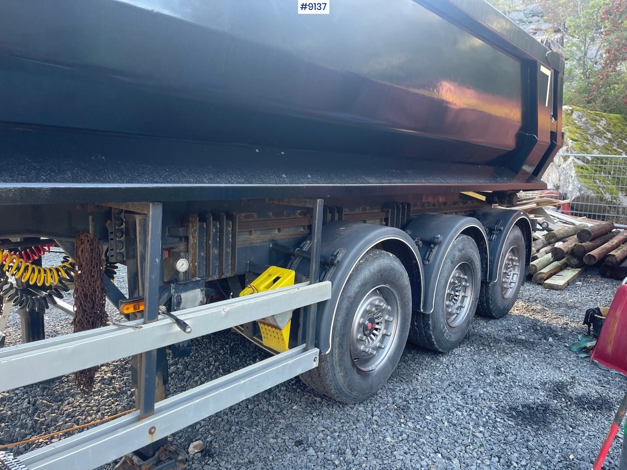 Leasing of  Carnehl tipping semi trailer in good condition Carnehl tipping semi trailer in good condition: picture 5