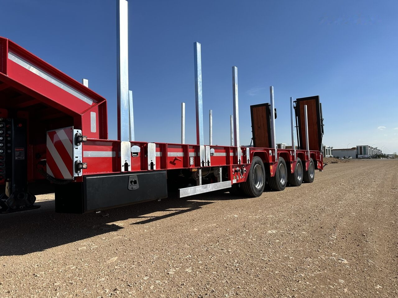 New Low loader semi-trailer GVN Trailer IN STOCK! 4 AXLE EXTENDED LOWBED: picture 8