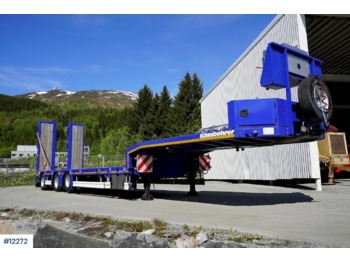 Low loader semi-trailer Kaessbohrer Lowbed Machine semi w / Double driving ramps, Winch, Ramps and extension.: picture 1