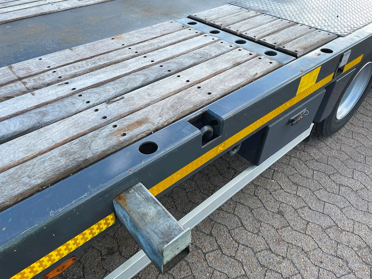 Low loader semi-trailer Kässbohrer LB3E: picture 6