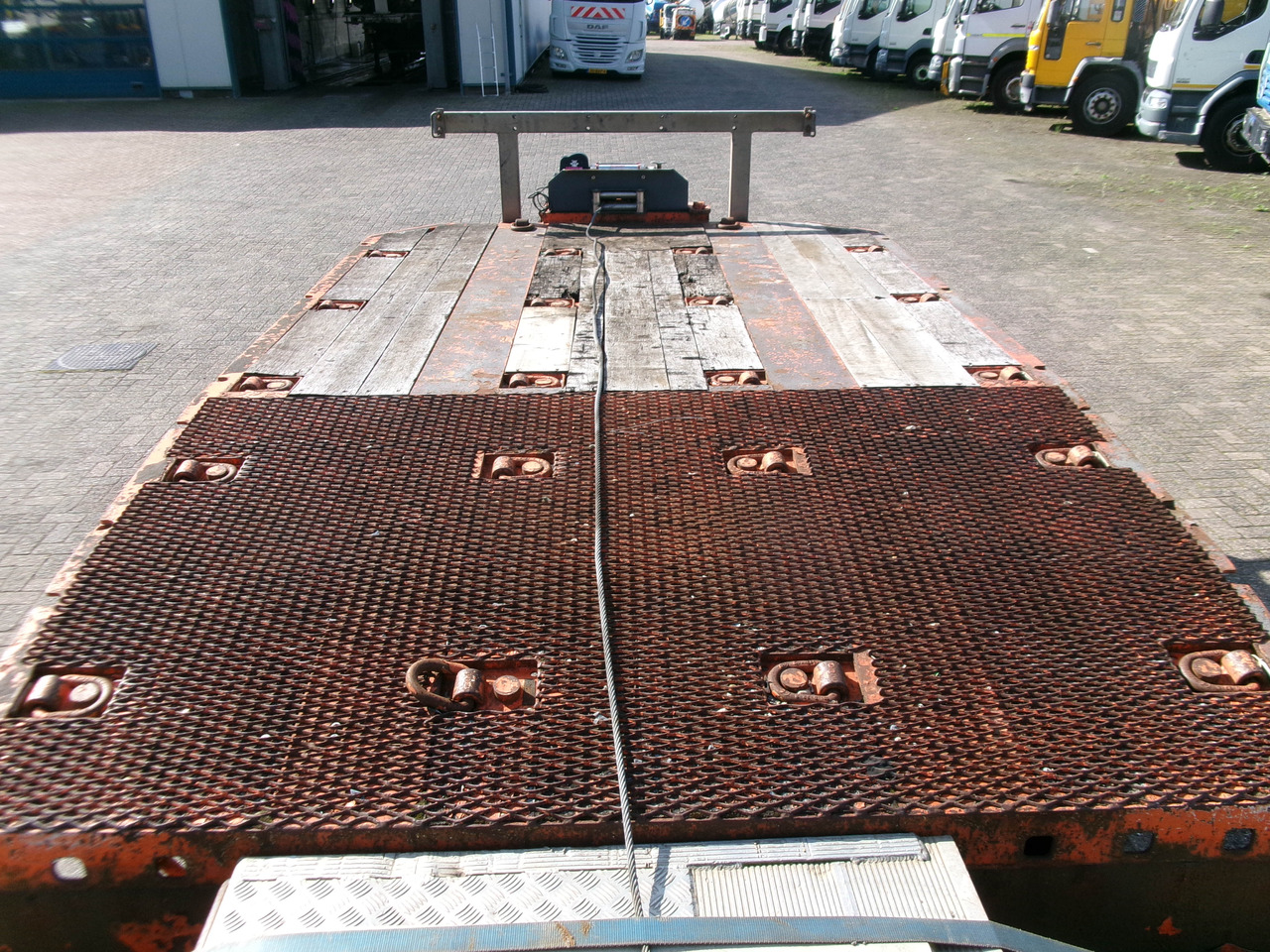 Low loader semi-trailer King 3-axle semi-lowbed trailer 44T + ramps: picture 16