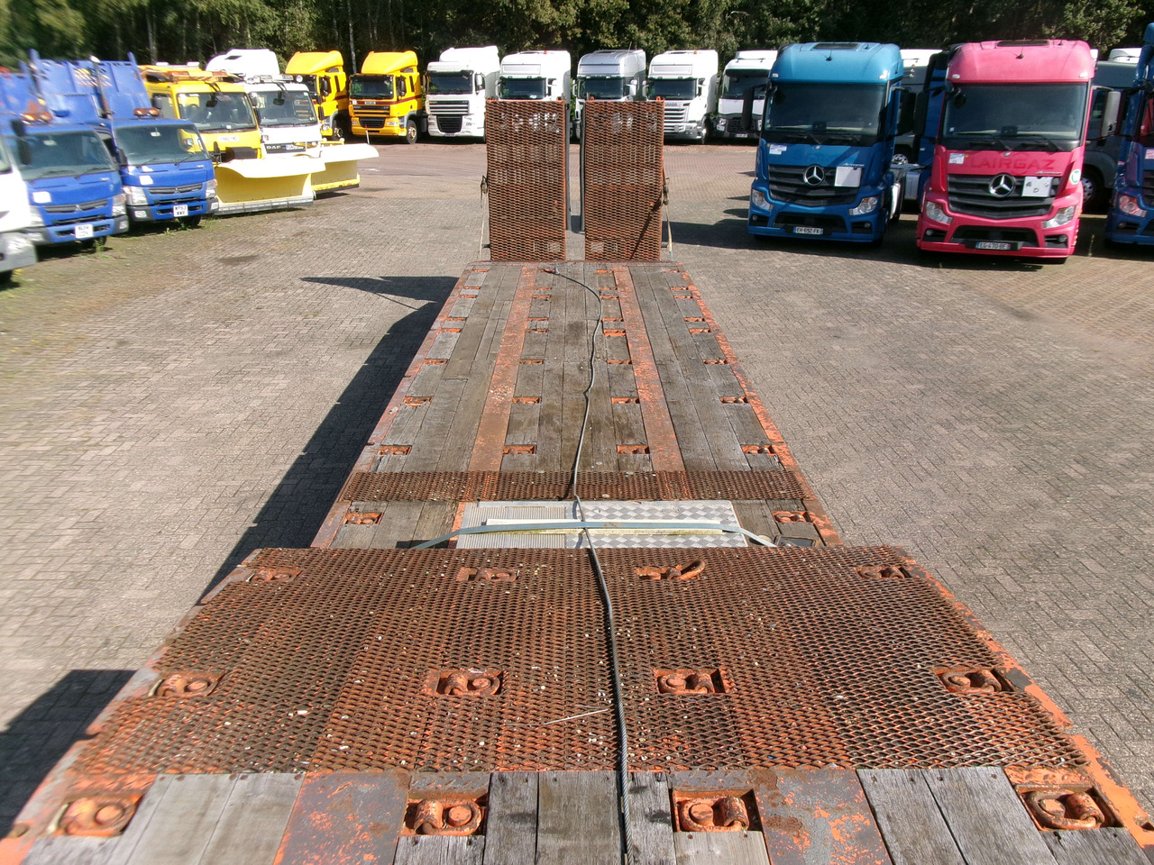 Low loader semi-trailer King 3-axle semi-lowbed trailer 44T + ramps: picture 17