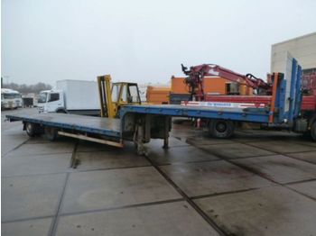 Low loader semi-trailer