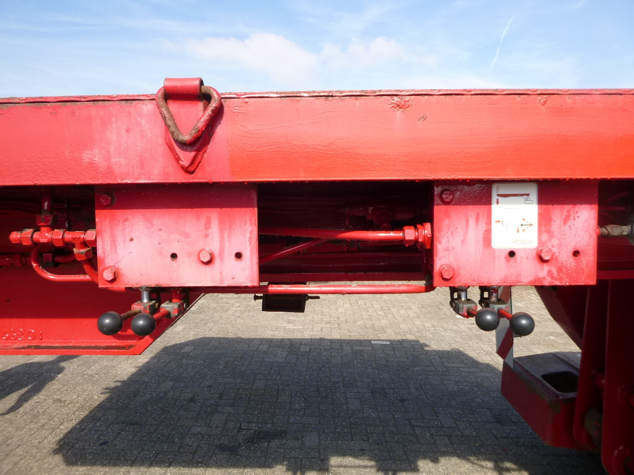 Low loader semi-trailer Nooteboom 3-axle lowbed trailer OSDAZ-56: picture 12