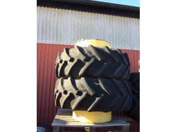 Wheels and tires for Agricultural machinery 480/70X28 PIRELLI: picture 1