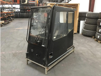 Terex Demag AC upper cabin - Cab and interior