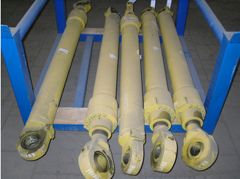 Hydraulic cylinder CNH