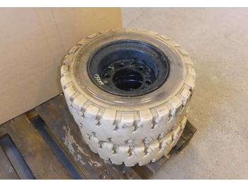 Tire for Material handling equipment Däck truck Continental Toyota: picture 1
