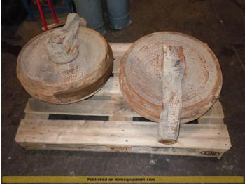 Daewoo Solar 220-V - Idler Wheel  - Spare parts