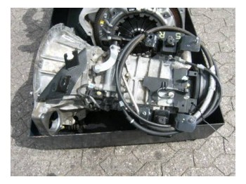 Isuzu NPR MYY5 - Gearbox