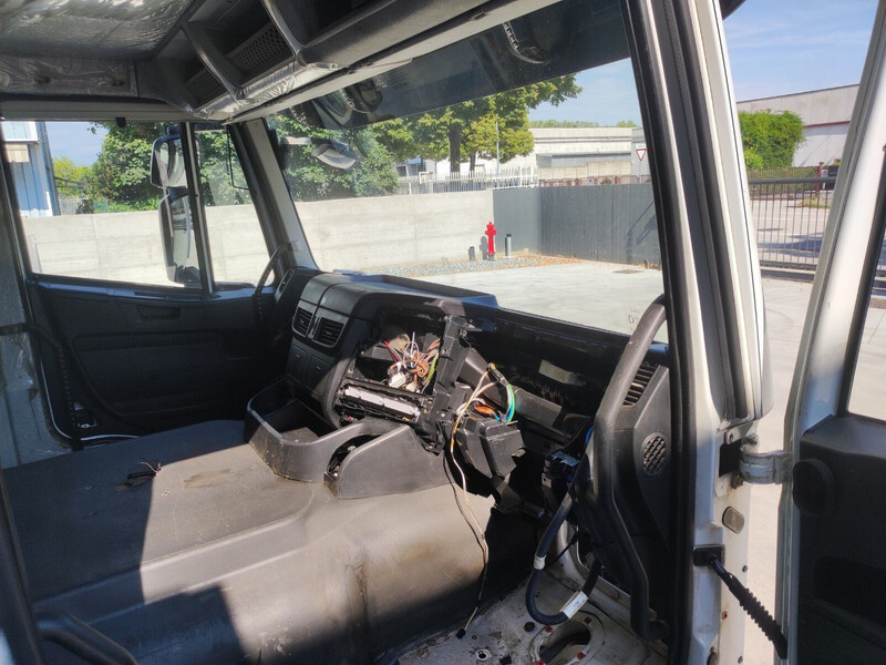 Cab and interior for Truck Iveco Stralis Hi-Street / Trakker Euro 6: picture 7