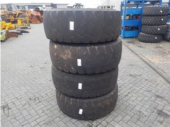Wheels and tires JCB