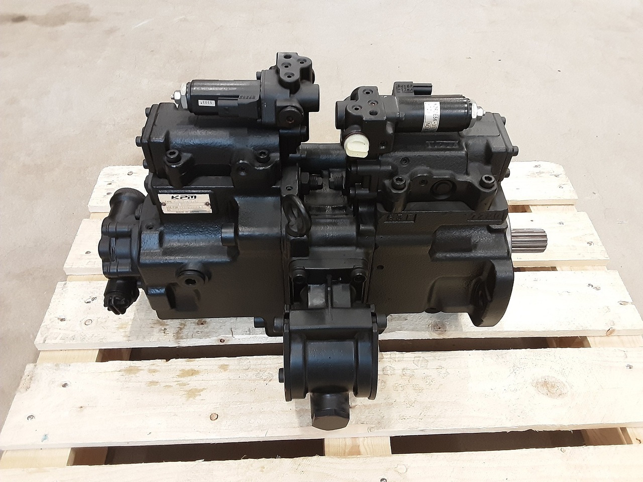 Hydraulic pump for Crawler excavator Kawasaki K7V63DTP174R-0E23-PVD: picture 4