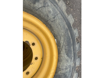 Wheel and tire package for Wheel loader Koła opony firestone 405/70 r18 Cat 906: picture 3
