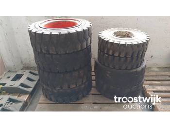 Wheels and tires for Forklift MARANGONI Magnum: picture 1