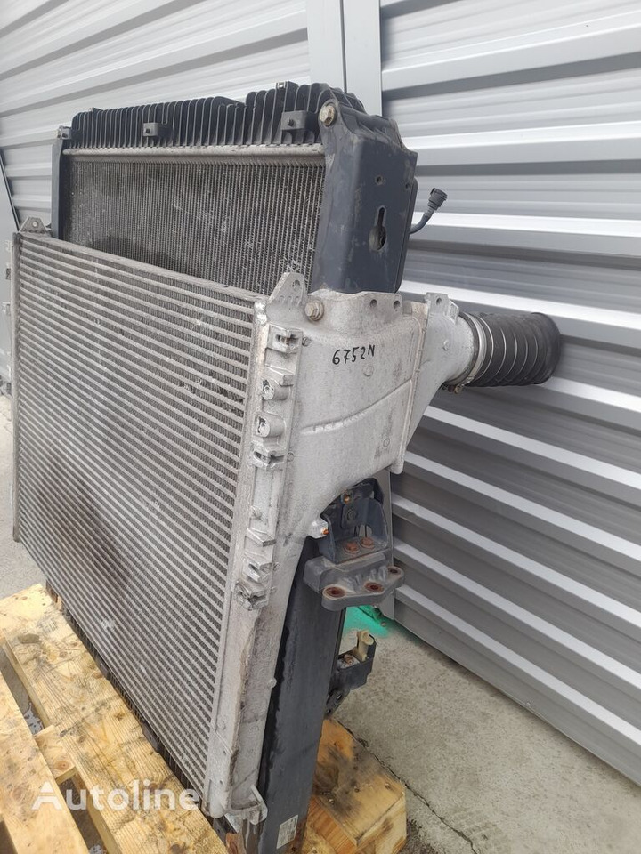 Radiator for Truck Mercedes-Benz ACTROS MP4 A9605002501 / A9605000002   Mercedes-Benz truck: picture 3
