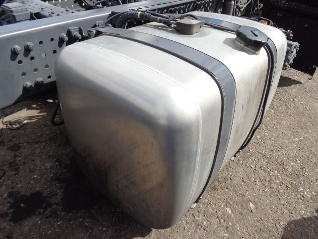 Fuel tank for Truck Mercedes-Benz fuel tank with brackets: picture 3