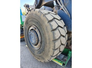 Tire Michelin 29.5 R29: picture 1