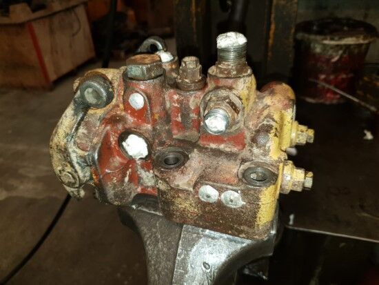 New Hydraulic valve for Bulldozer New Holland FD145: picture 3