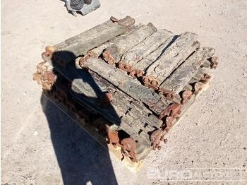 Track for Construction machinery Pallet of 700mm Clip On Rubber Block Pads: picture 1