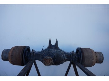 Rear axle MAN HP-1352-04 28/21X3.00
